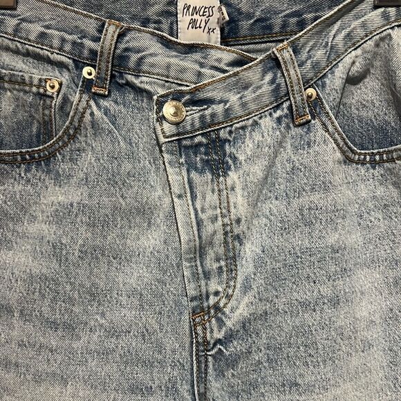 Princess Polly High Rise Asymmetrical Button Fly Light Wash Loose Fit Jeans Sz 8 - Picture 3 of 11